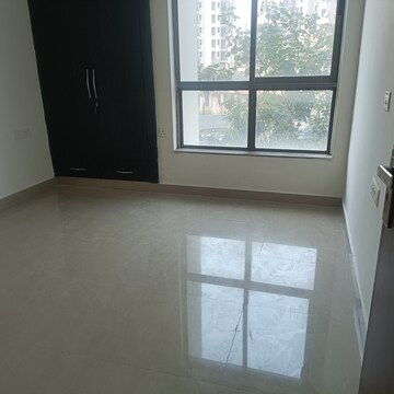 Room in 4 BHK Apartment at Unitech The Residences Sector 33, Sector 33 – for Rent