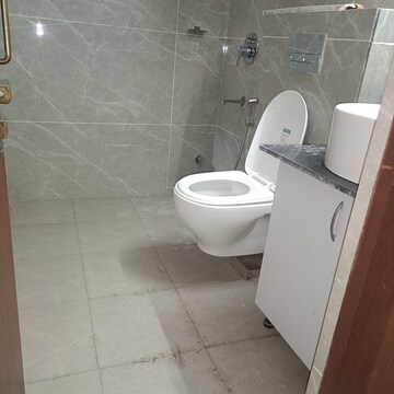 Bathroom in 4 BHK Apartment at Unitech The Residences Sector 33, Sector 33 – for Rent