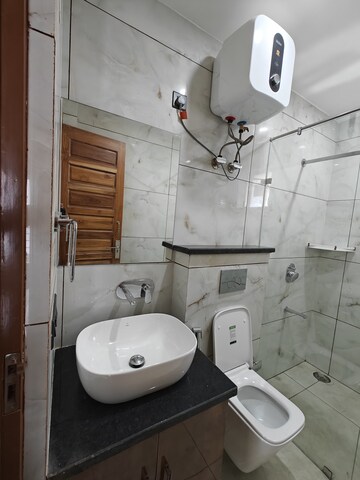 Bathroom in 3 BHK Apartment at Sushant Lok 2, Sector 57 – for Rent