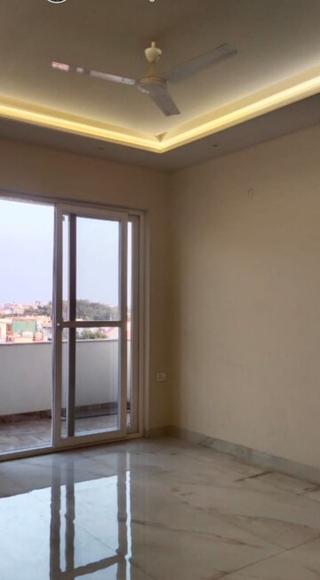 Master Bedroom in 3 BHK Builder Floor at Dwarka Complex, Sector 16 – for Rent