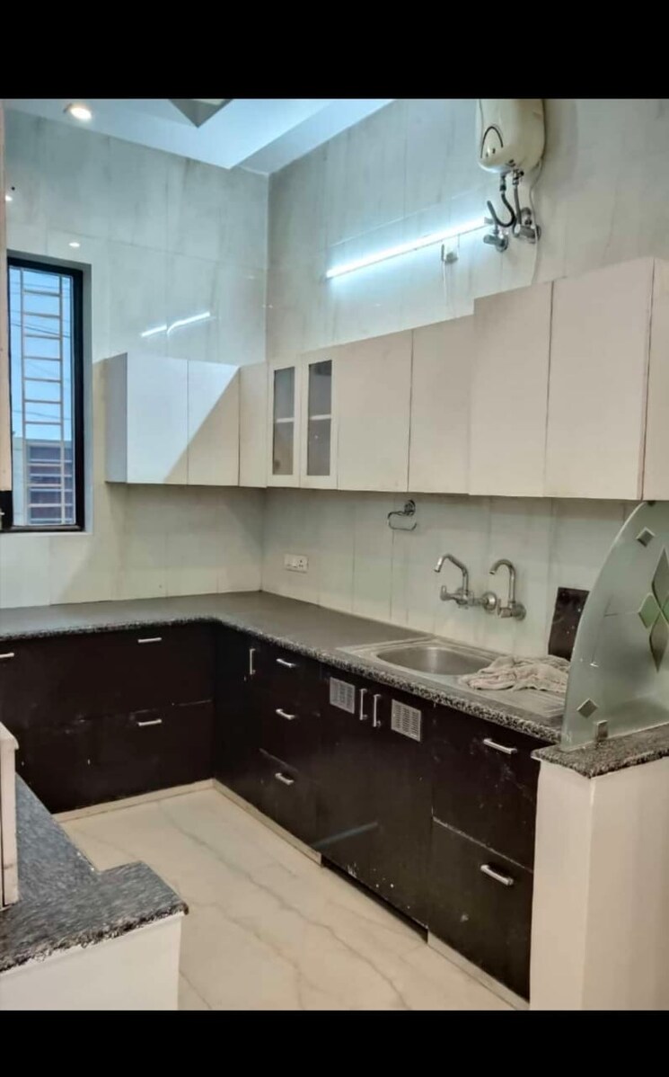 Kitchen, dwarka-complex 3 Bedroom 250 Sq.Yd. Independent House In Sector 16 Faridabad 8305714