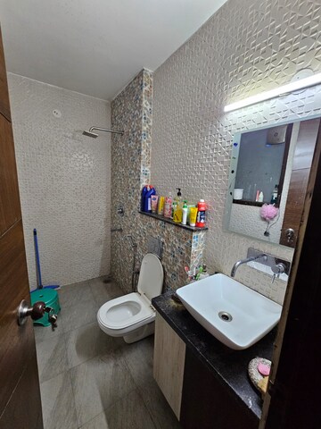Bathroom in 4 BHK Builder Floor at Uday Arden 45, Sector 45 – for Rent