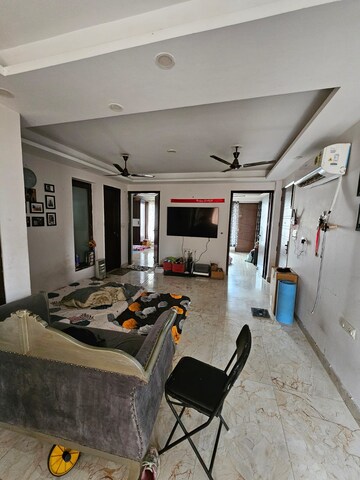 Team Area in 4 BHK Builder Floor at Uday Arden 45, Sector 45 – for Rent