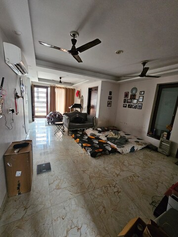 Parking in 4 BHK Builder Floor at Uday Arden 45, Sector 45 – for Rent