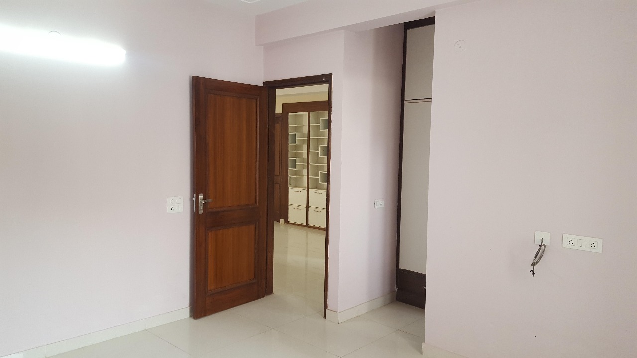 2 BHK + Study Room Apartment For Sale in Imperia Esfera