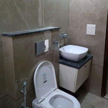 Bathroom in 3 BHK Builder Floor at DLF City Phase III, Sector 24 – for Rent