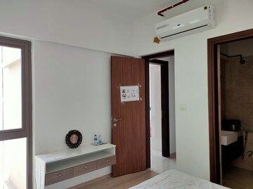 Room in 2 BHK Apartment at Sheth Auris Serenity Tower 1, Malad West – for Rent