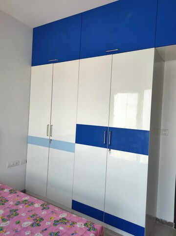 Furnished Amenities in 2 BHK Apartment at Sheth Auris Serenity Tower 1, Malad West – for Rent