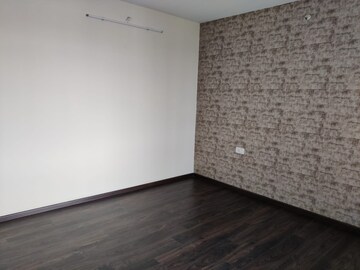 Room in 2 BHK Apartment at Paradise Lifespaces Sai World City, New Panvel – for Rent