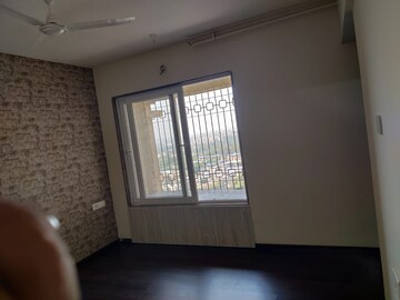 Room in 2 BHK Apartment at Paradise Sai World City Phase 2, New Panvel – for Rent