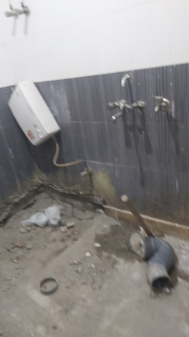 Bathroom, mayur vihar 2.5 Bedroom 750 Sq.Ft. Builder Floor In Mayur Vihar Delhi 8306283