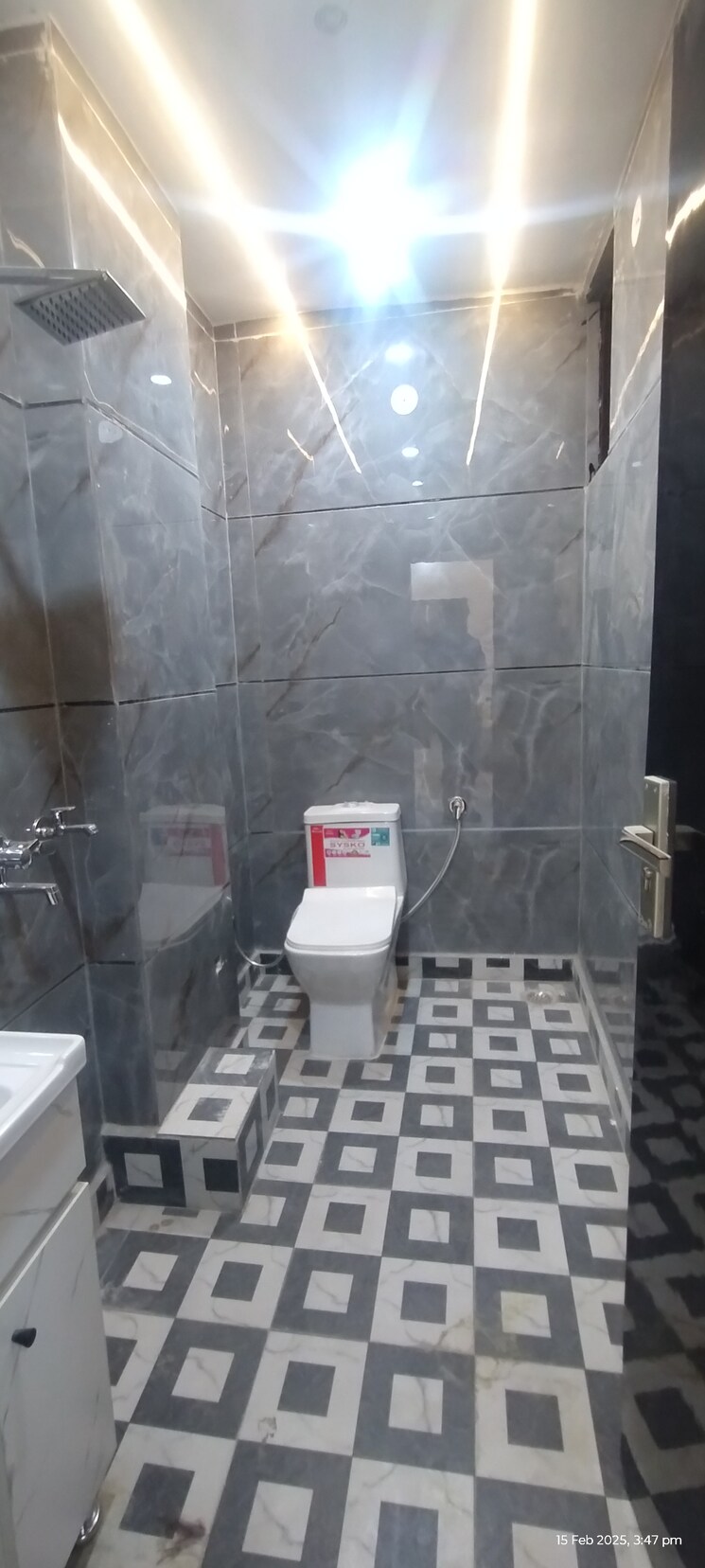 Bathroom, dwarka 3 Bedroom 95 Sq.Yd. Builder Floor In Dwarka Delhi 8306299