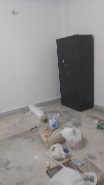 Furnished Amenities in 2.5 BHK Builder Floor at Mayur Vihar – for Sale