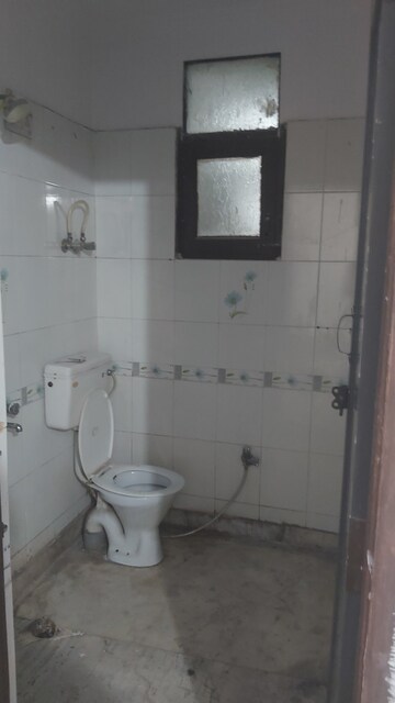 Bathroom in 2.5 BHK Builder Floor at Mayur Vihar – for Sale