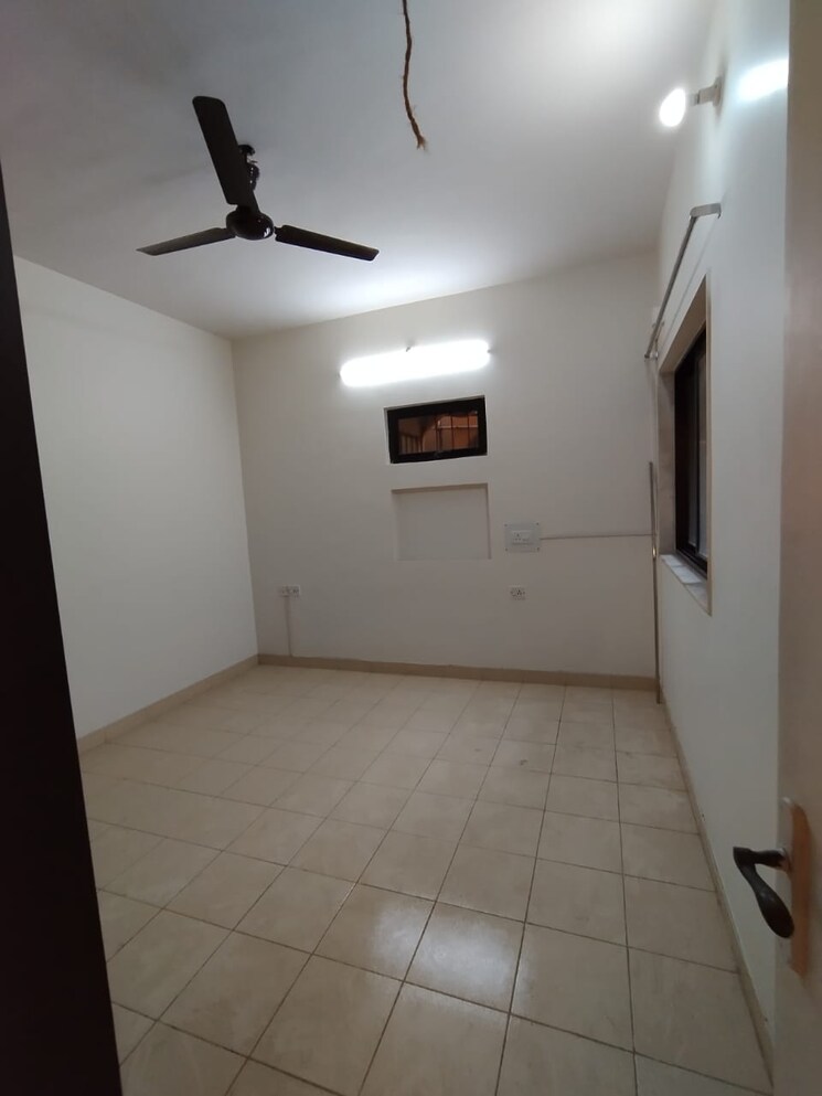 Bathroom, tata-glendale 3 Bedroom 1000 Sq.Ft. Apartment In Vasant Vihar Thane 8306303