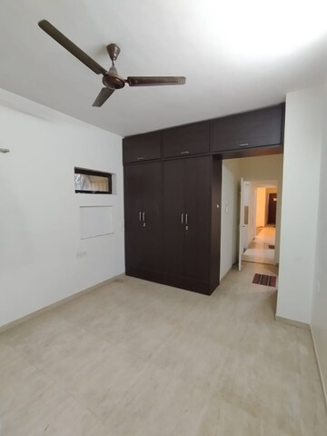 Room in 3 BHK Apartment at Tata Glendale, Vasant Vihar – for Sale