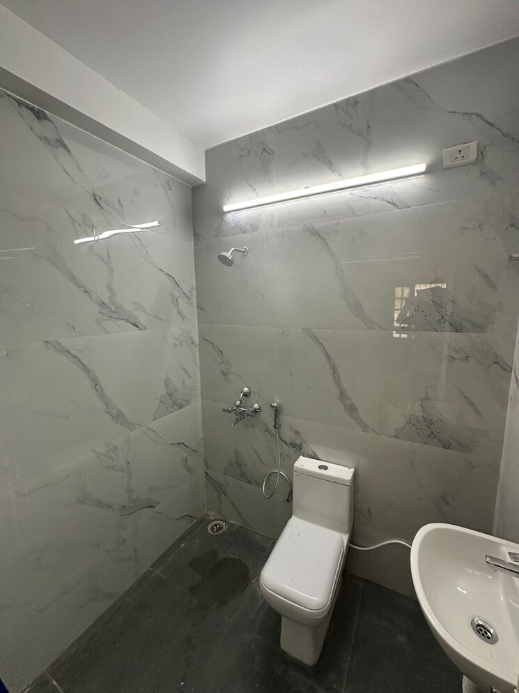 Bathroom, nectar-gardens 3 Bedroom 2500 Sq.Ft. Apartment In Madhapur Hyderabad 8306135