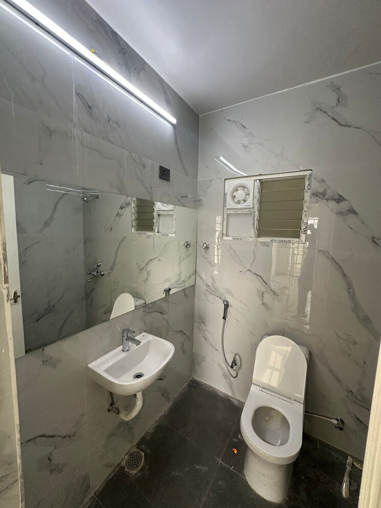 Bathroom, nectar-gardens 3 Bedroom 2500 Sq.Ft. Apartment In Madhapur Hyderabad 8306135