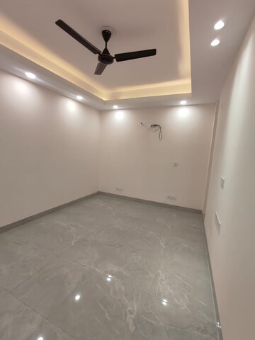 Room in 2 BHK Builder Floor at Kalkaji – for Rent