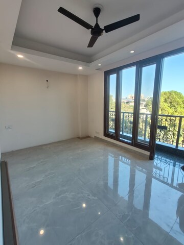 Room in 2 BHK Builder Floor at Kalkaji – for Rent