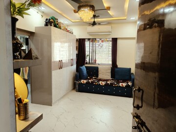Bedroom in 1 RK Apartment at Sadguru Prasad, Parel – for Rent