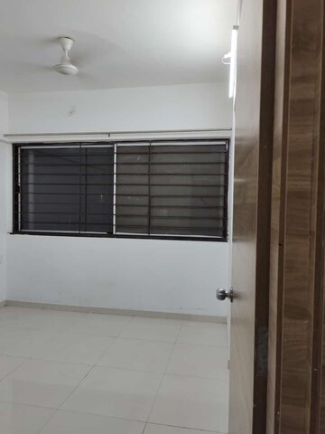 Room in 2 BHK Apartment at Ravima Newton Homes, Hadapsar – for Rent