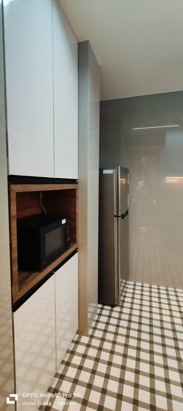 Bathroom in 1 BHK Apartment at Rakhangi Mahal, Worli – for Rent