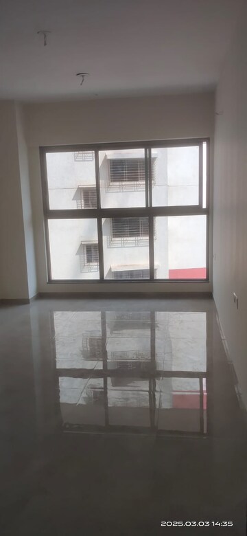 Room in 1 BHK Apartment at Sheth Irene, Malad West – for Rent