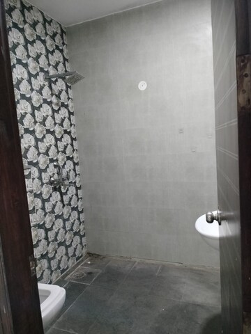 Bathroom in 3 BHK Builder Floor at Sushant Lok 2, Sector 57 – for Rent