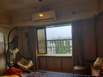 Room in 2 BHK Apartment at Bandra West – for Rent