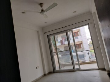 Room in 3 BHK Builder Floor at Sushant Lok 2, Sector 57 – for Rent