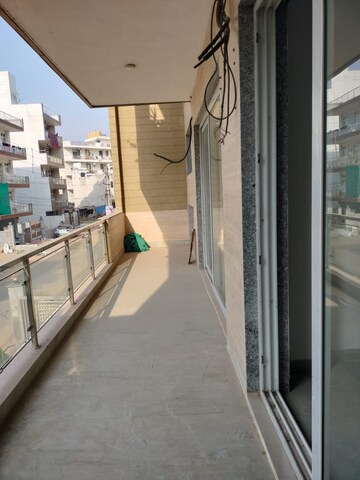 Balcony in 3 BHK Builder Floor at Sushant Lok 2, Sector 57 – for Rent