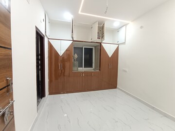 Room in 2 BHK Apartment at Madhapur – for Rent
