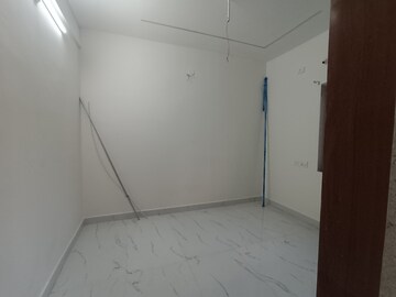 Room in 2 BHK Apartment at Madhapur – for Rent