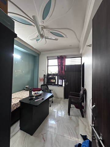 Team Area in 2 BHK Builder Floor at Sector 40 – for Rent