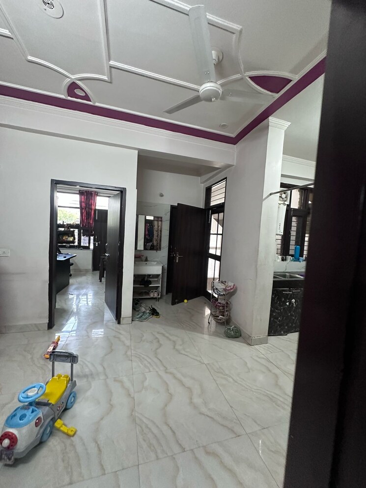  Parking, sector 40 2 Bedroom 1500 Sq.Ft. Builder Floor In Sector 40 Gurgaon 8306949