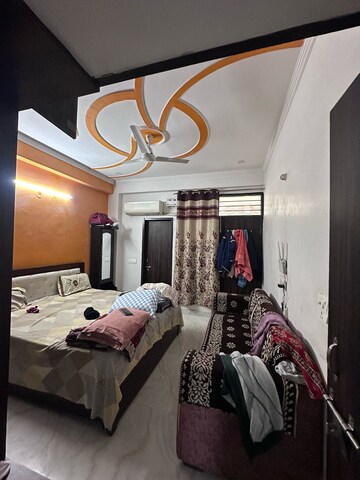 Bedroom in 2 BHK Builder Floor at Sector 40 – for Rent