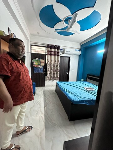 Bedroom in 2 BHK Builder Floor at Sector 40 – for Rent