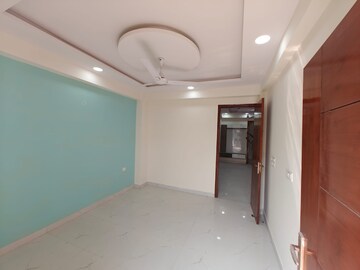 Building Lobby in 2 BHK Builder Floor at Sector 73 – for Sale