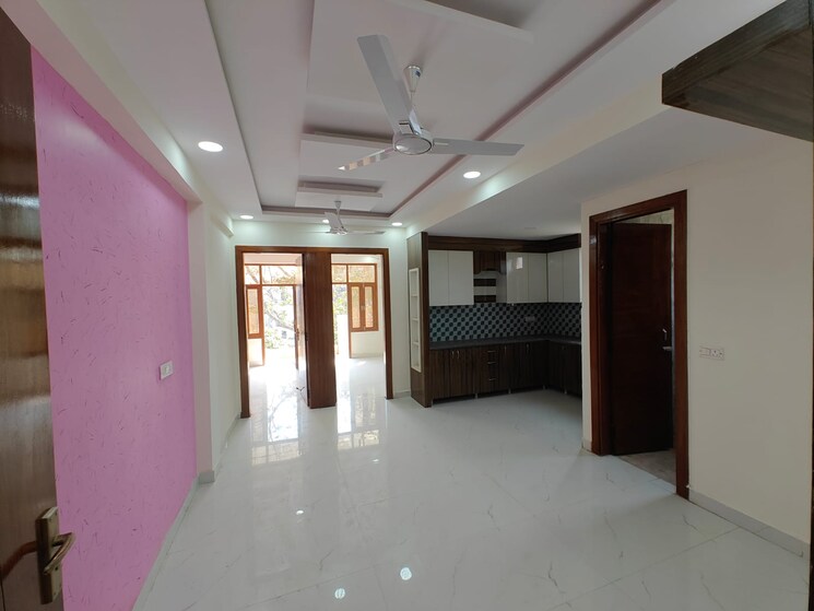 undefined, sector 73 2 Bedroom 1000 Sq.Ft. Builder Floor In Sector 73 Noida 8306968