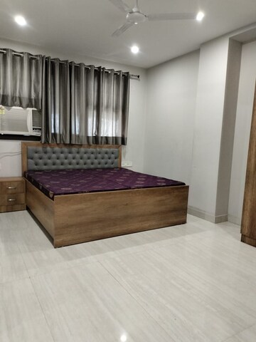 Living Room in 1 BHK Builder Floor at Ansal Sushant Lok I, Sector 43 – for Rent