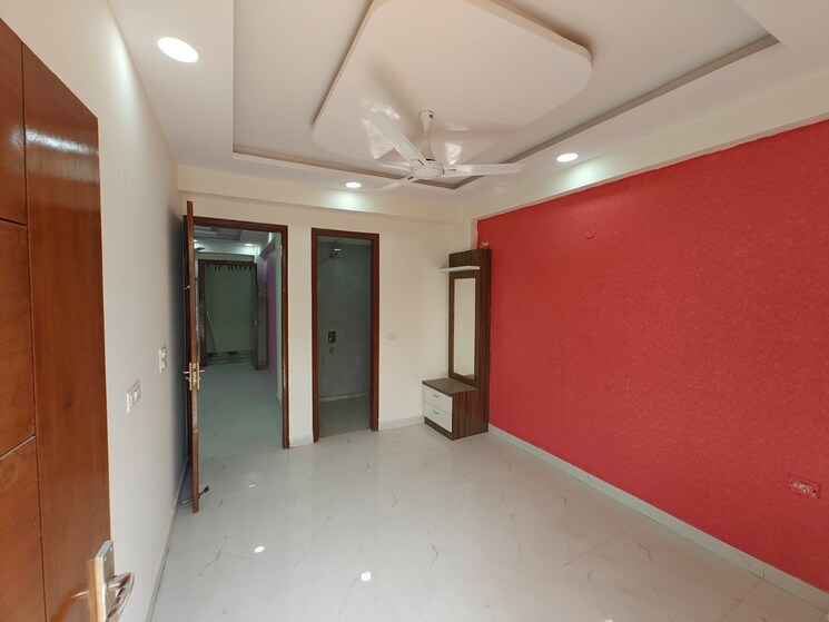 undefined, sector 73 2 Bedroom 1000 Sq.Ft. Builder Floor In Sector 73 Noida 8307008