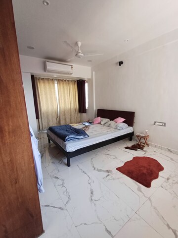 Staircase in 3 BHK Apartment at Sagar Tarang Worli, Worli – for Rent