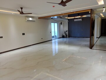 Room in 4 BHK Apartment at 3C Lotus 300, Sector 107 – for Rent