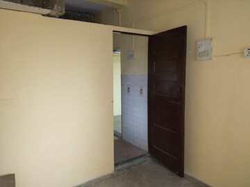 Study Room in 1.5 BHK Apartment at Kannamwar Nagar Chs, Vikhroli East – for Rent