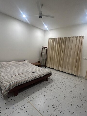 Bedroom in 1 RK Builder Floor at Green Park – for Rent