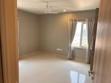 Room in 3 BHK Apartment at Movie Towers, Kokapet – for Rent