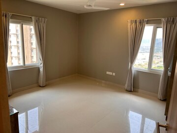 Room in 3 BHK Apartment at Movie Towers, Kokapet – for Rent