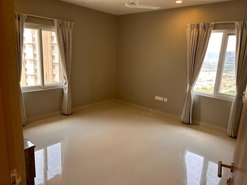 Room in 3 BHK Apartment at Movie Towers, Kokapet – for Rent