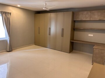 Room in 3 BHK Apartment at Movie Towers, Kokapet – for Rent